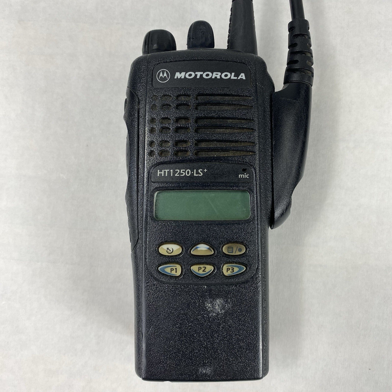 Motorola HT1250 LS + AAH25RDH9DP7AN Two Way Radio with Battery and Mic Untested