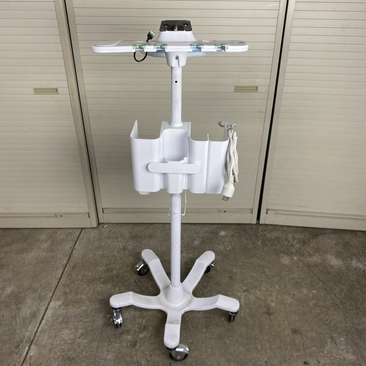 Welch Allyn 4800-60 Mobile Stand Rolling Cart for Vital Signs Monitor 6000Series9