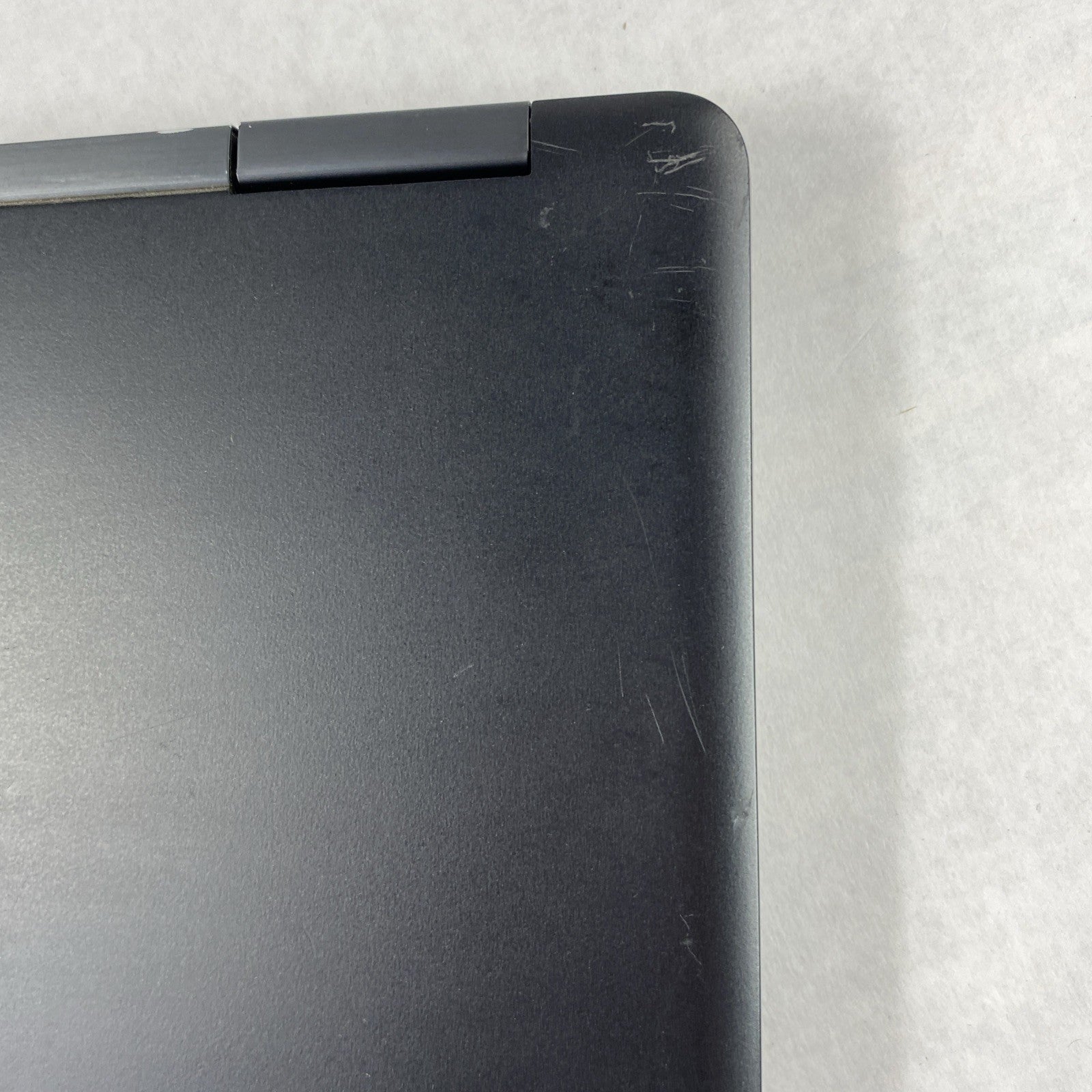 Dell Latitude 5580 Intel Core i5-6300U 2.40 GHz 8 GB RAM 15.6" No HDD No OS