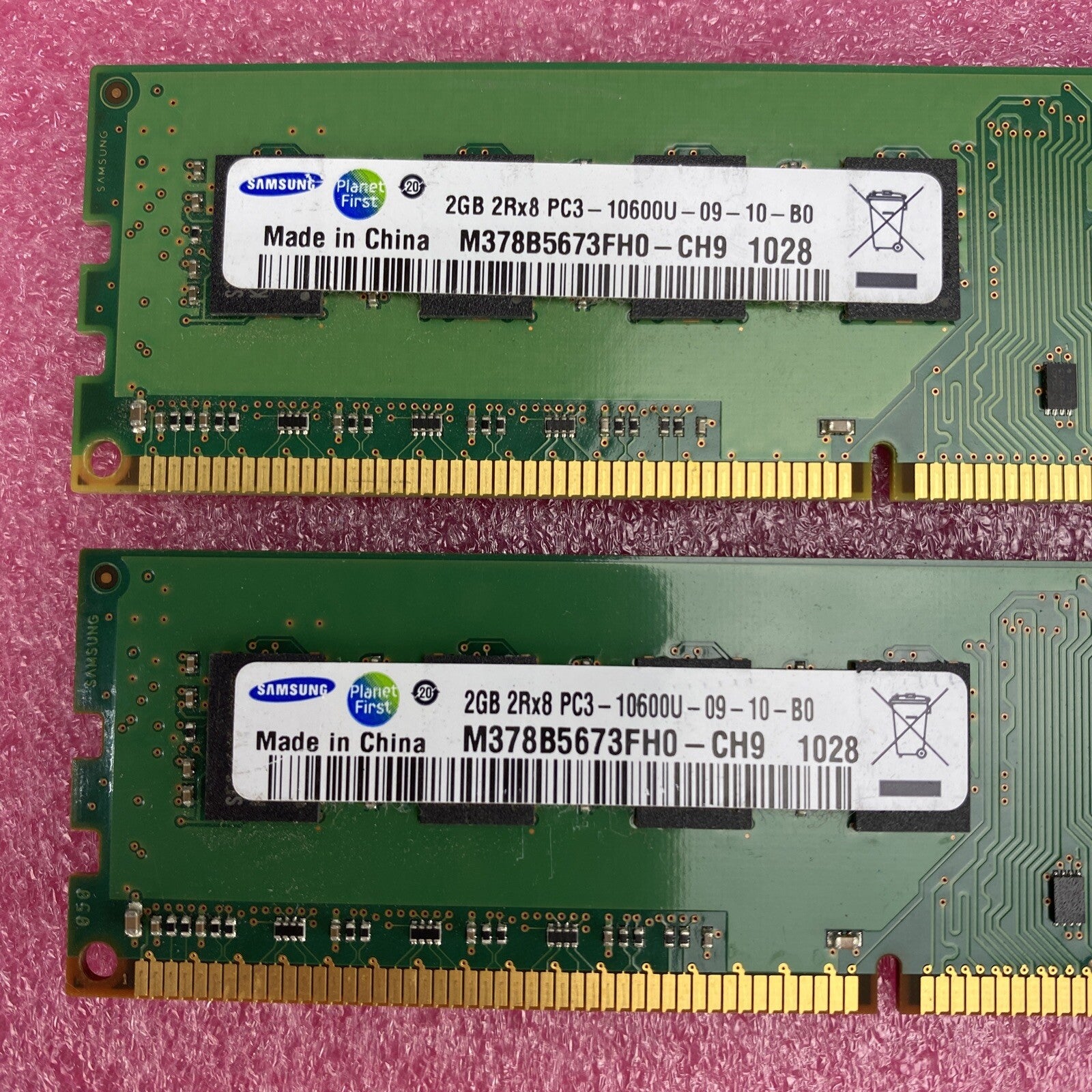Lot of ( 2 ) 2GB Samsung M378B5673FH0-CH9 PC3-10600U DDR3-1333MHz 2Rx8 Non-ECC
