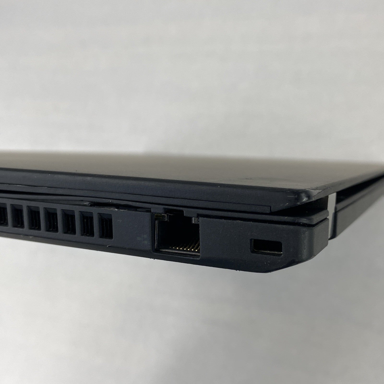 Lenovo ThinkPad T14 Gen 1 i5-10310U 1.70 GHz 8 GB RAM 14" No Batt. No SSD No OS