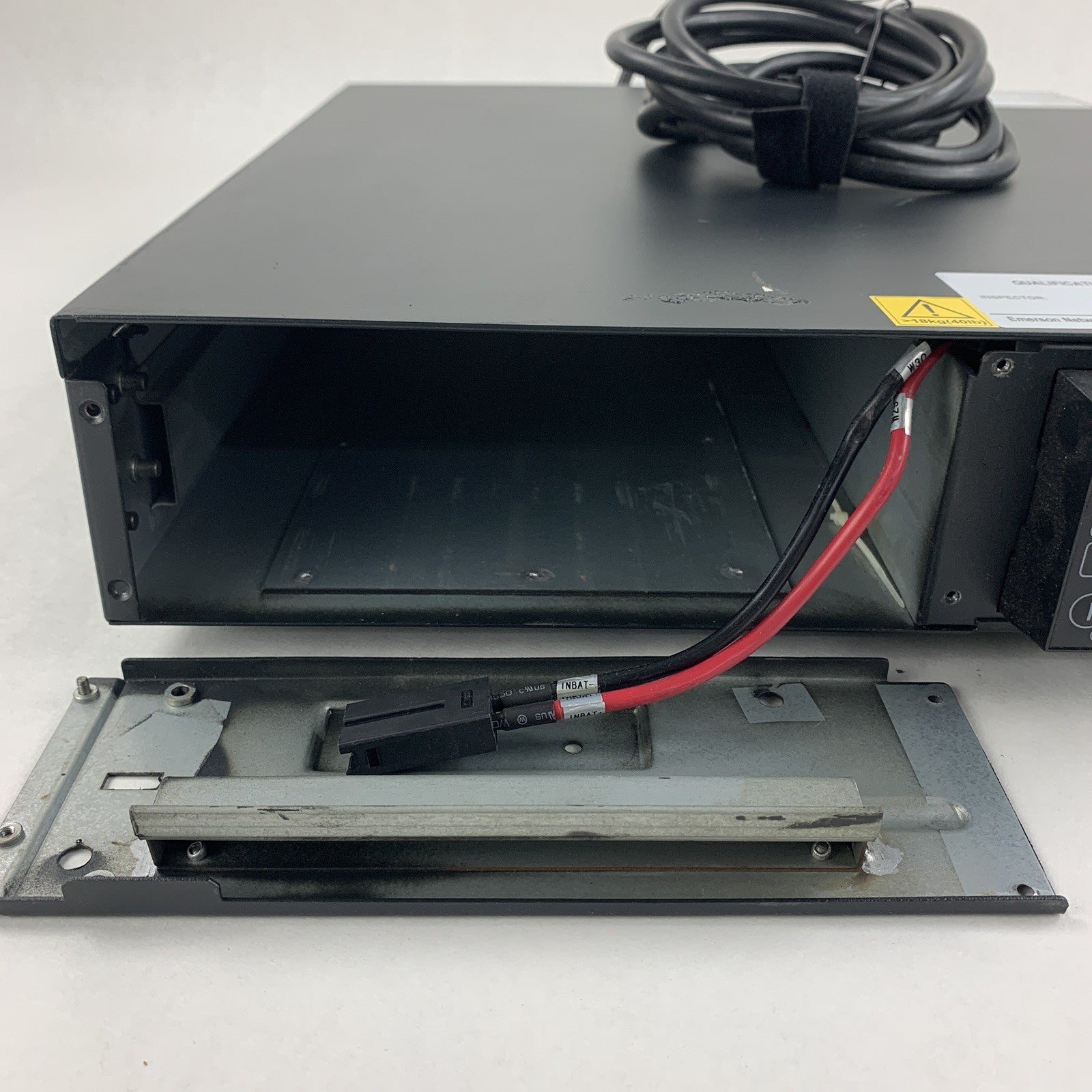 Liebert Emerson GXT3-1500RT120 UPS System Tested No Batteries No Caddy