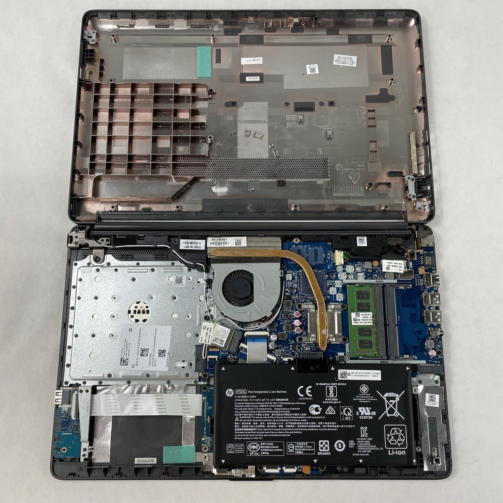 HP 255 G7 15.6" Ryzen 3 2200U 2.50 GHz 8 GB RAM No SSD/OS/AC14