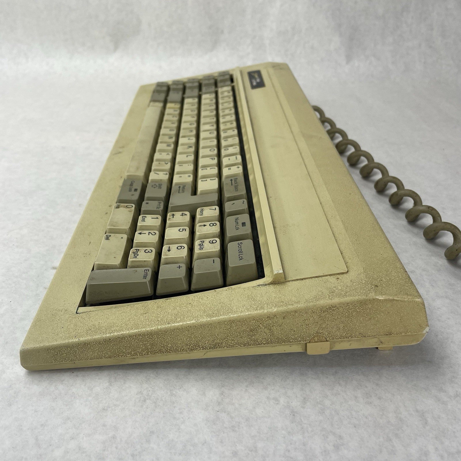 Zenith Data Systems Z-150 Keyboard Yellow Switches4