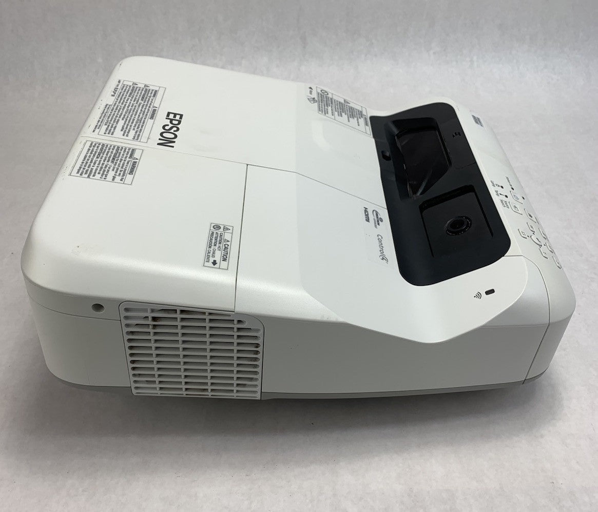 Epson PowerLite 695Wi H740A LCD Lamp Projector 2666 Lamp Hours - No Remote2