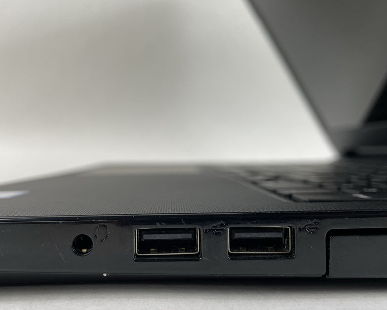 Dell Inspiron 5566 15.6" i5-7200U 2.50 GHz 8 GB RAM No SSD/OS/AC/Batt - Bad USB