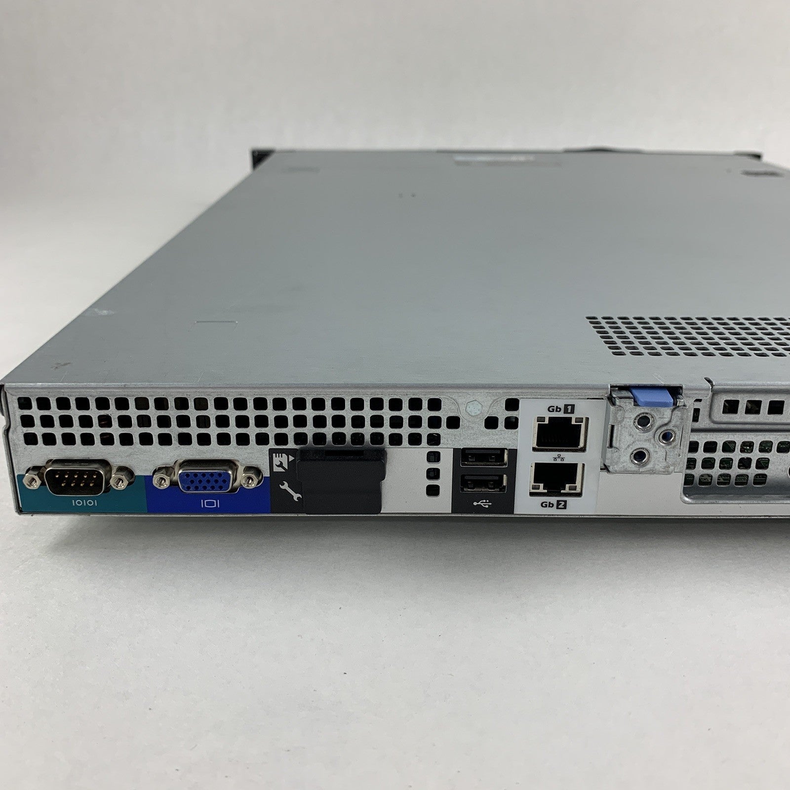 Dell PowerEdge R410 Server 2x Xeon E5606 2.13GHz 4 GB RAM Perc S300 NO HDD NO OS