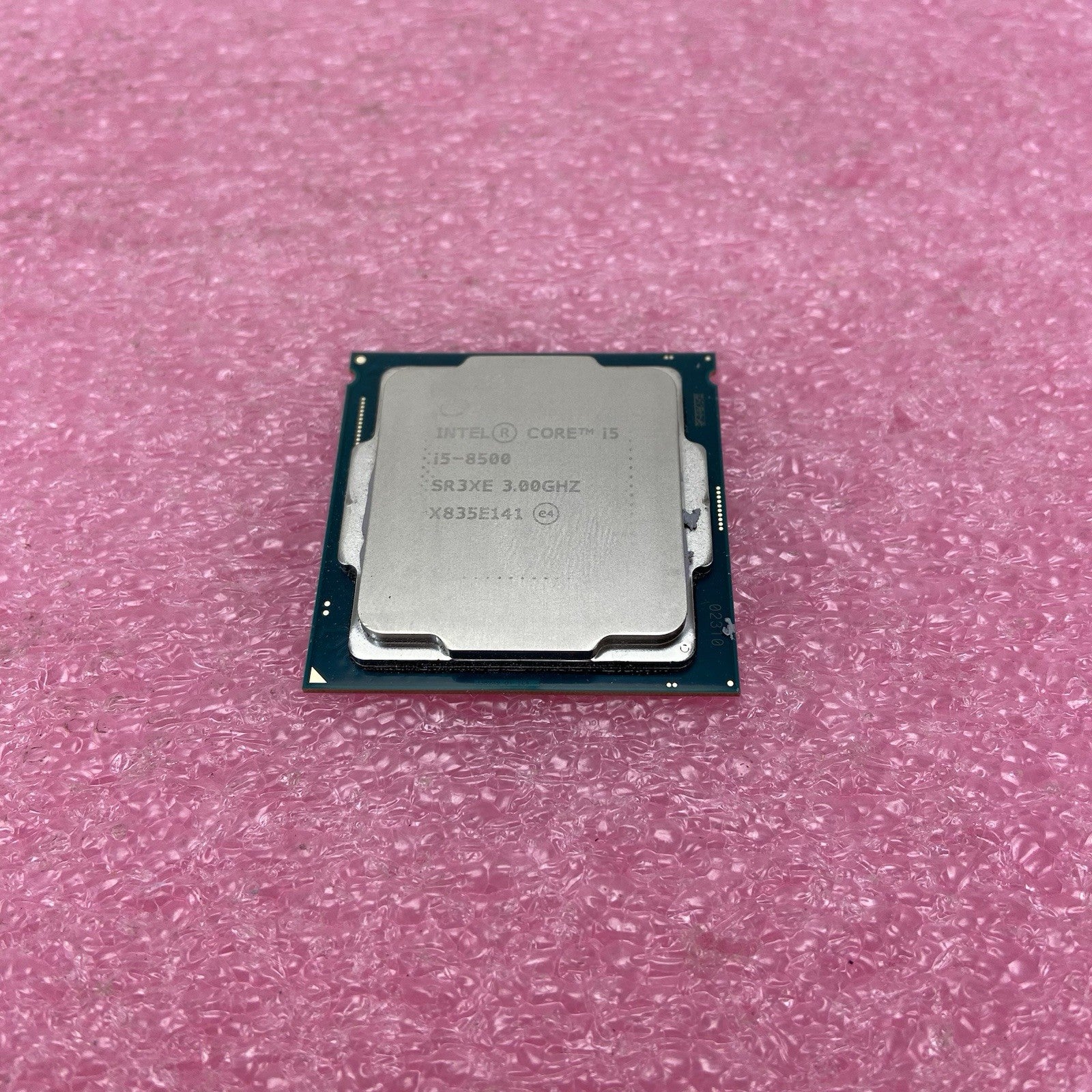 Intel Core i5-8500 SR3XE 3GHz Dekstop CPU1