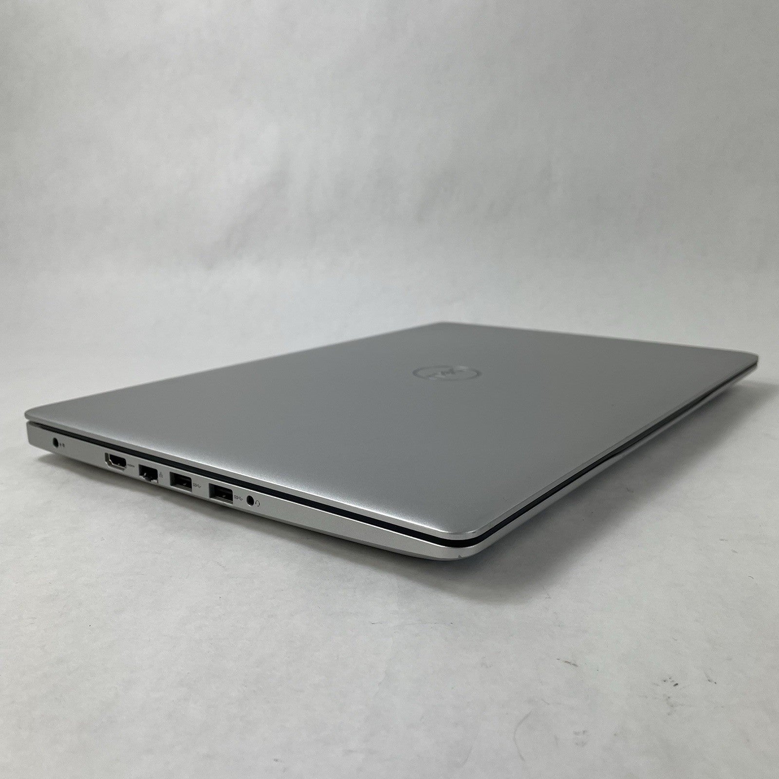 Dell Inspiron 5570 15.6" i7-8550U 1.80 GHz 12 GB RAM No SSD/OS/AC13