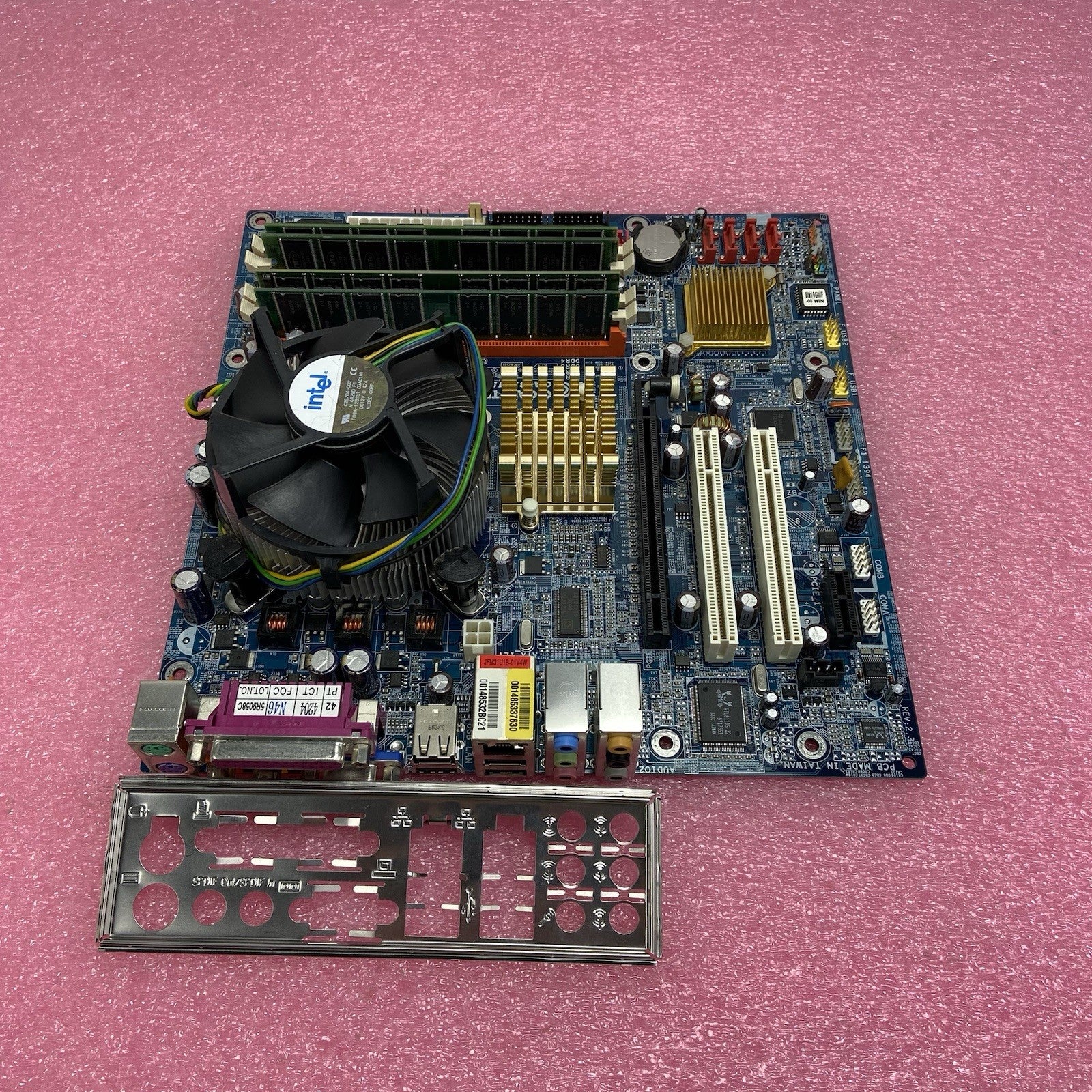 Gigabyte 8I915GMF Motherboard Intel Pentium 4 3GHz 3GB RAM w/IO Shield Bad Cap4