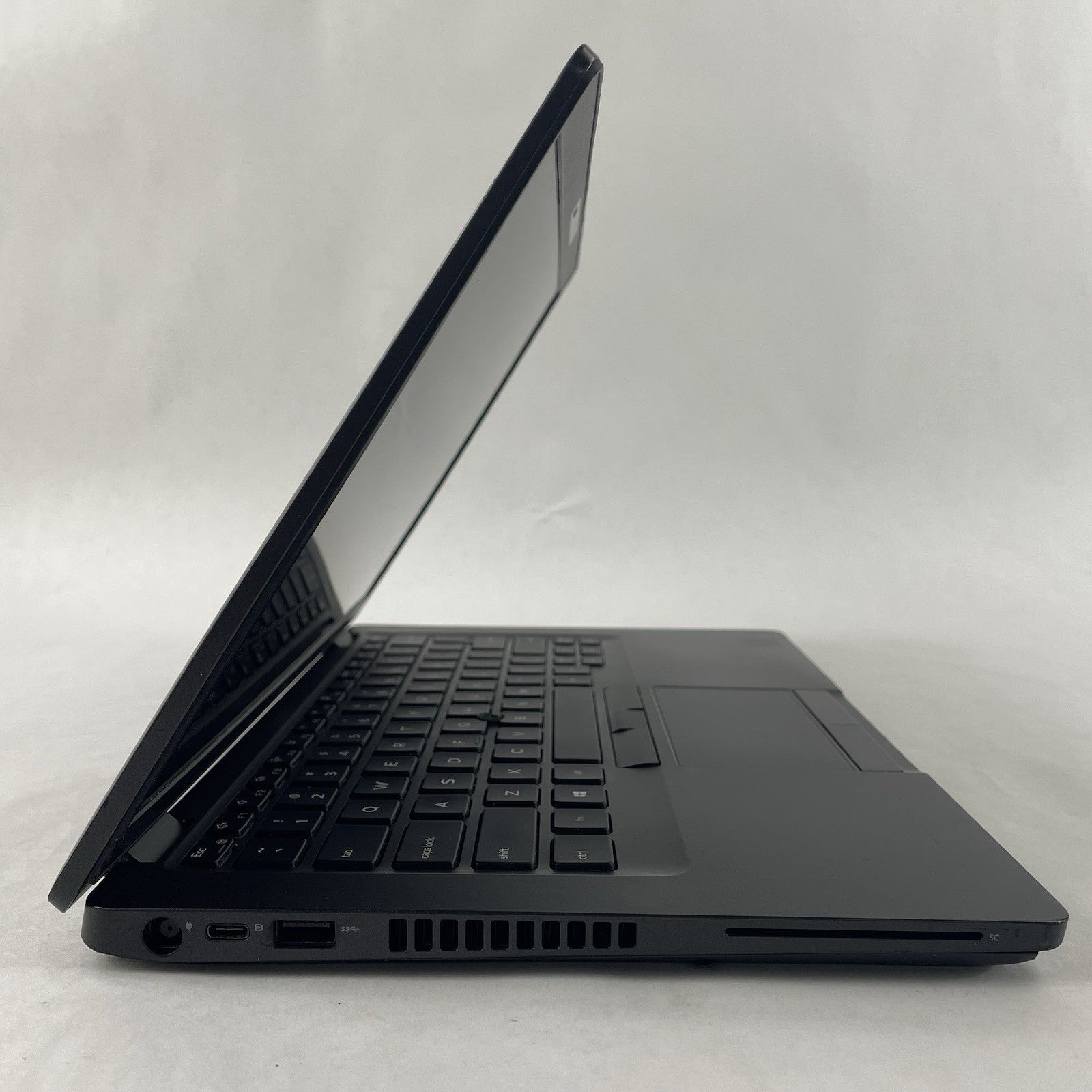 Dell Latitude 5400 14" i5-8365U 1.60 GHz 8 GB RAM No SSD/OS/AC/Batt- Bad Bottom5