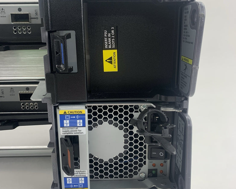 NetApp DS4243 NAJ‑0801 4U 24‑Bay Disk Shelf Chassis 2x IOM3 2x PSUs No HDDs