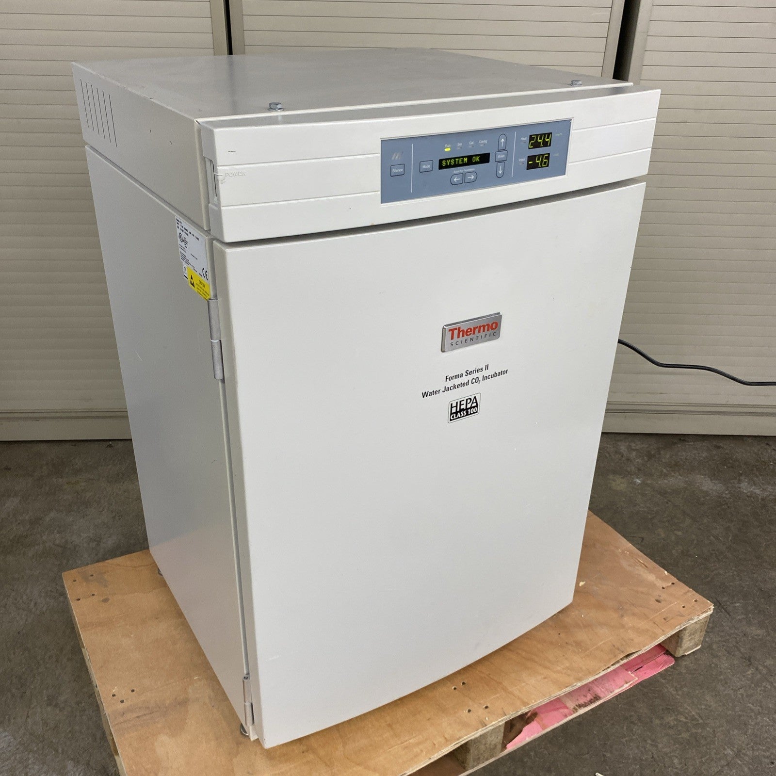 Thermo Fisher Scientific 3110 Forma Series II Water Jacketed CO2 Incubator0