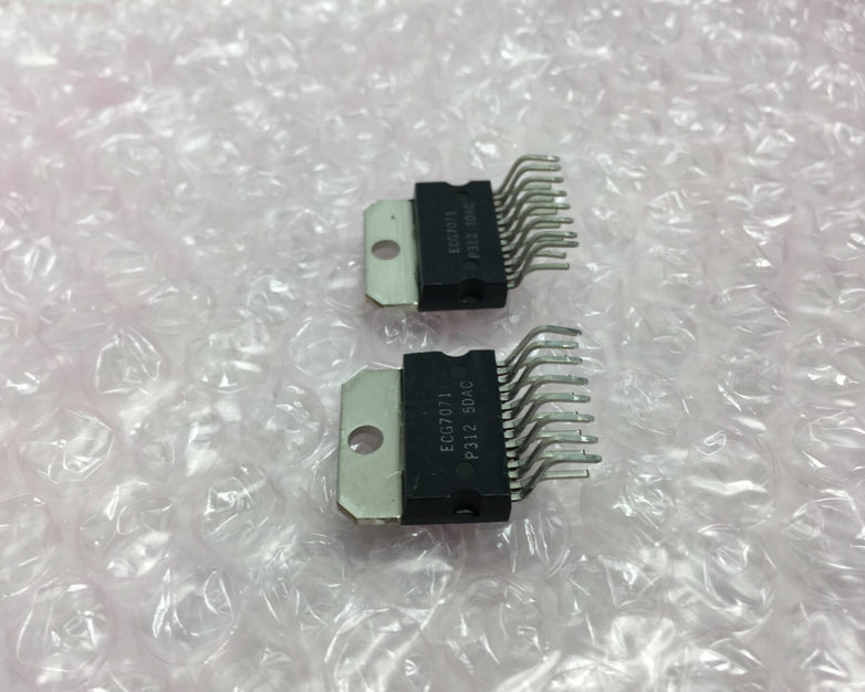 Sylvania ECG7071  Integrated Circuits   Lot of 2  NOS