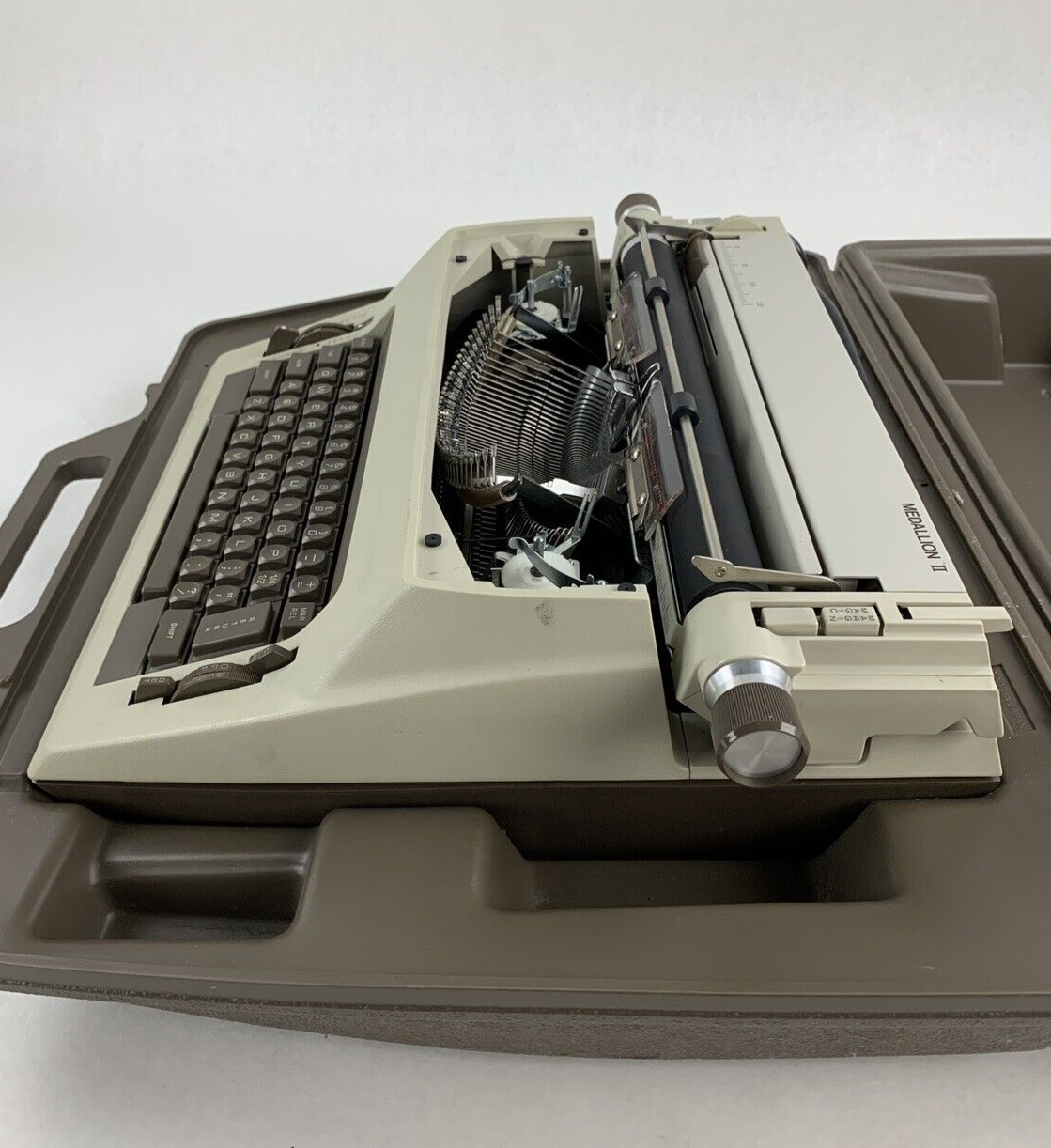 Royal Medallion II Portable Electricl Typewriter Power Tested w/ Case Vintage