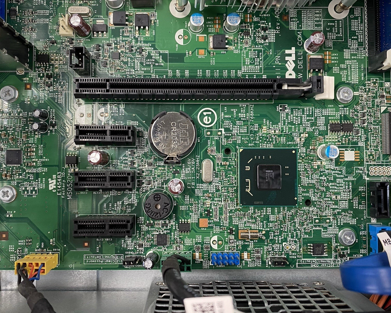 Dell OptiPlex 3010 SFF Pentium G2020 2.90GHz 2GB RAM No HDD No OS