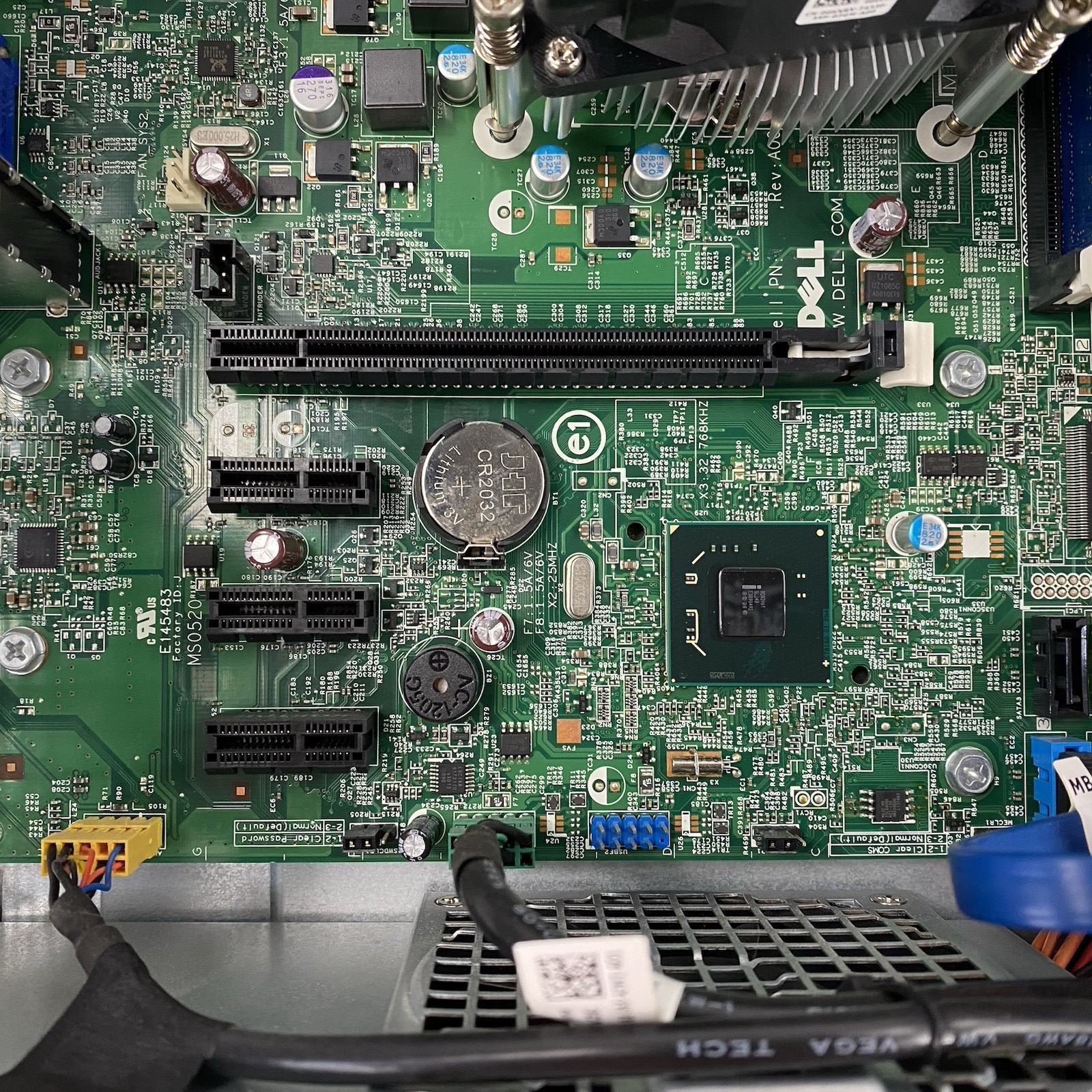 Dell OptiPlex 3010 SFF Pentium G2020 2.90GHz 2GB RAM No HDD No OS