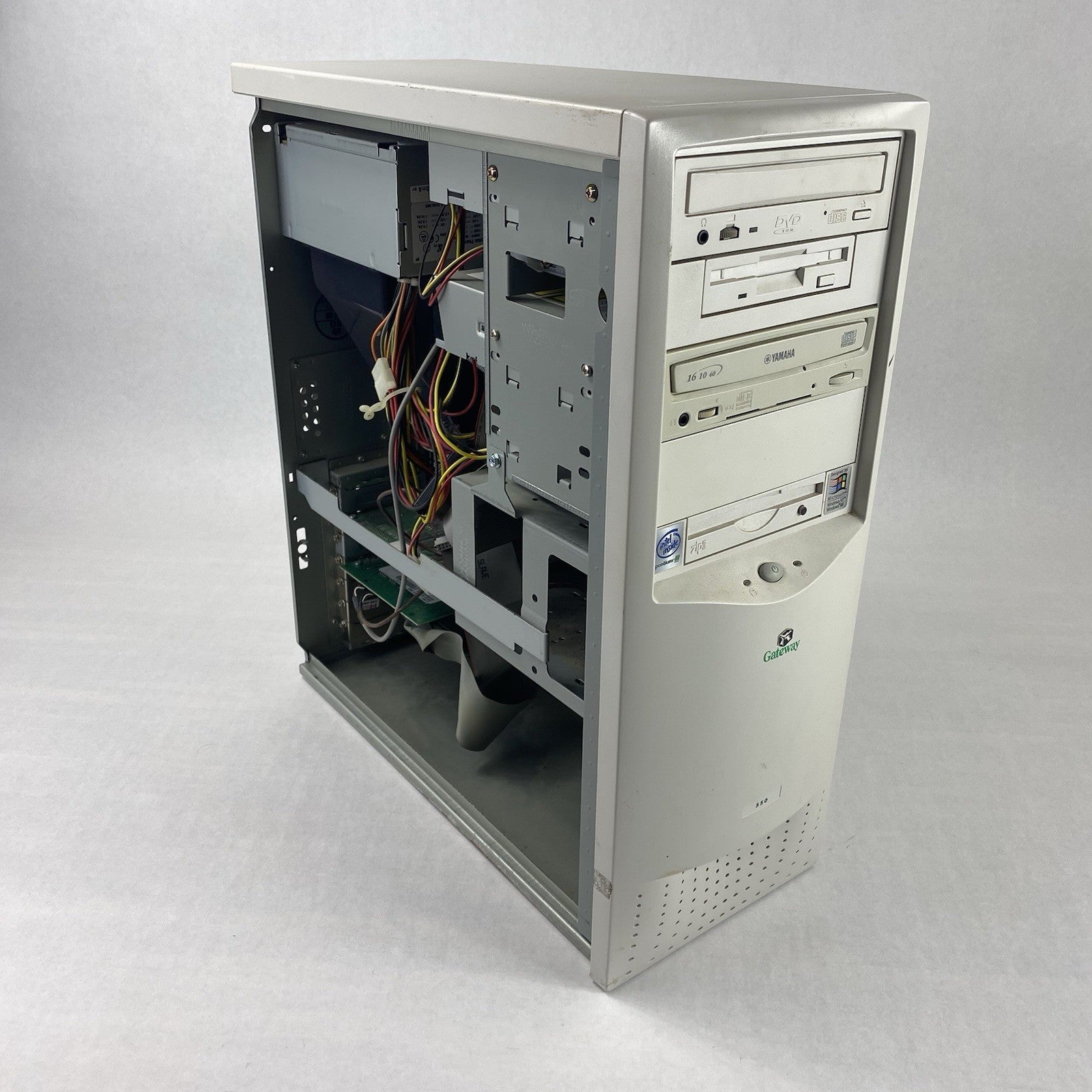 Gateway TBR3 550 PIII Pentium III 550MHz 128MB RAM No HDD No OS