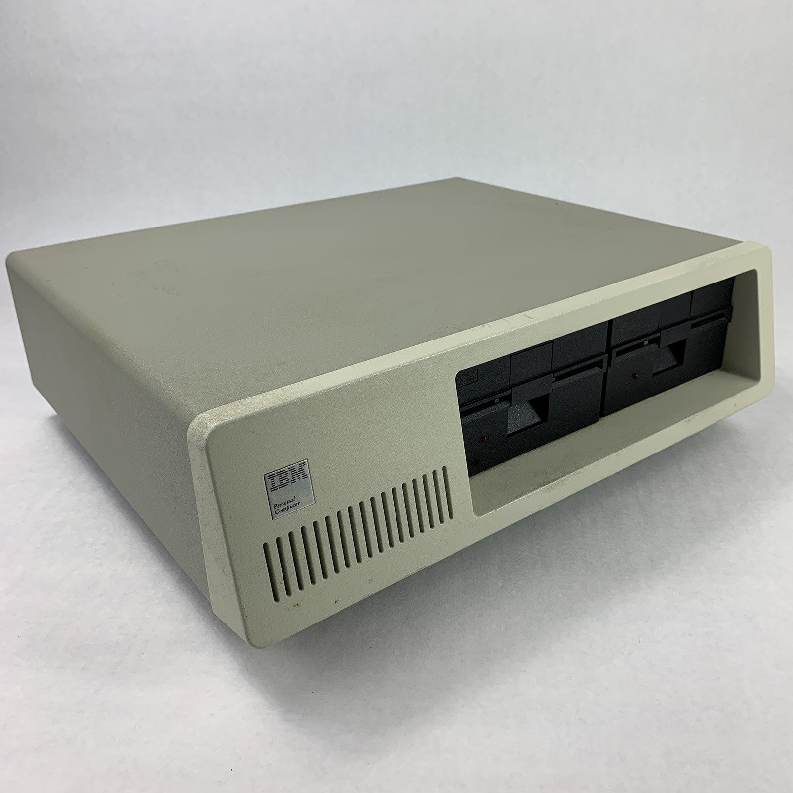 IBM 5150 Personal Computer Desktop Computer Boots to Parity Check 1 No HDD No OS