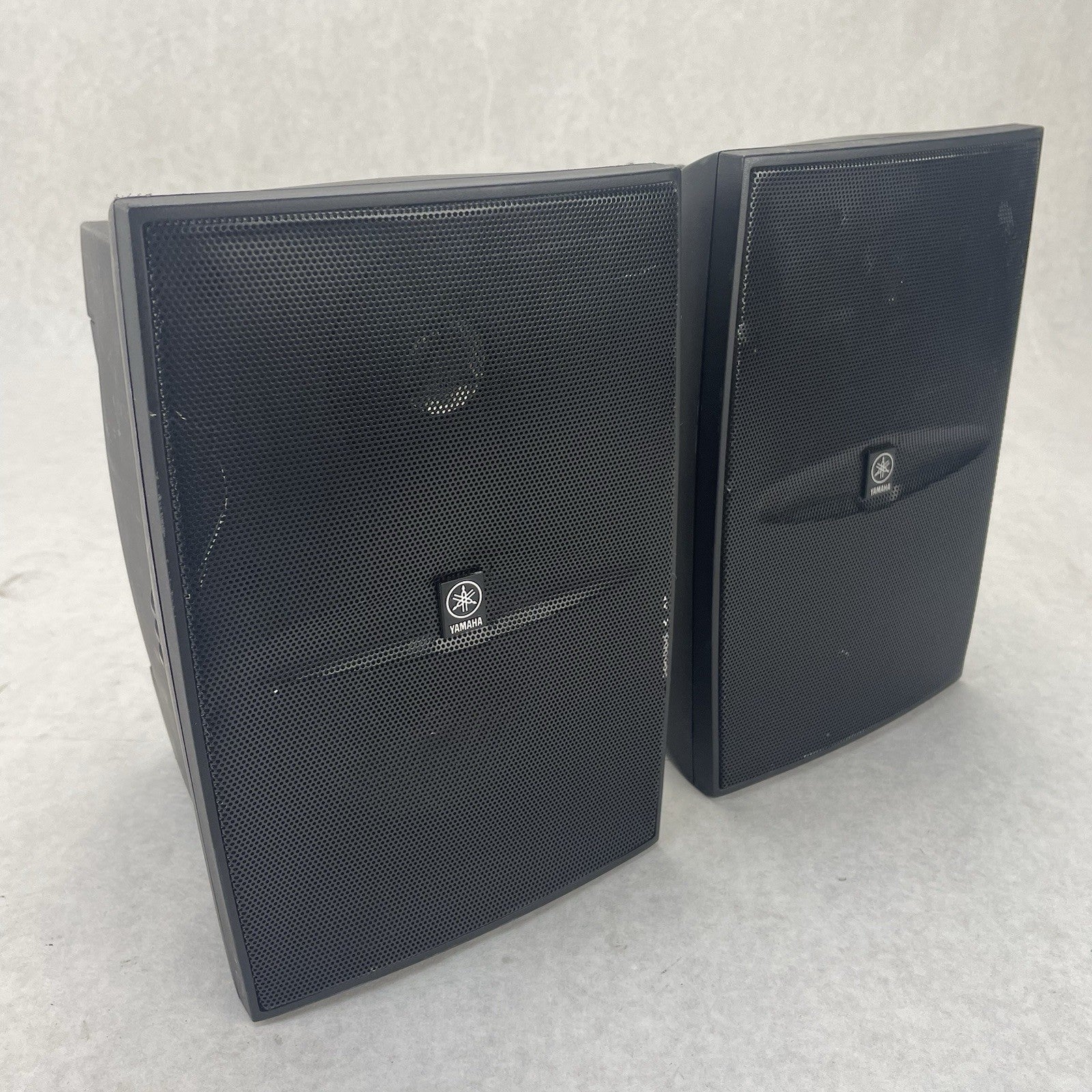 Pair Yamaha NS-AW1 Two-Way Indoor/Outdoor Black Speakers Tested0