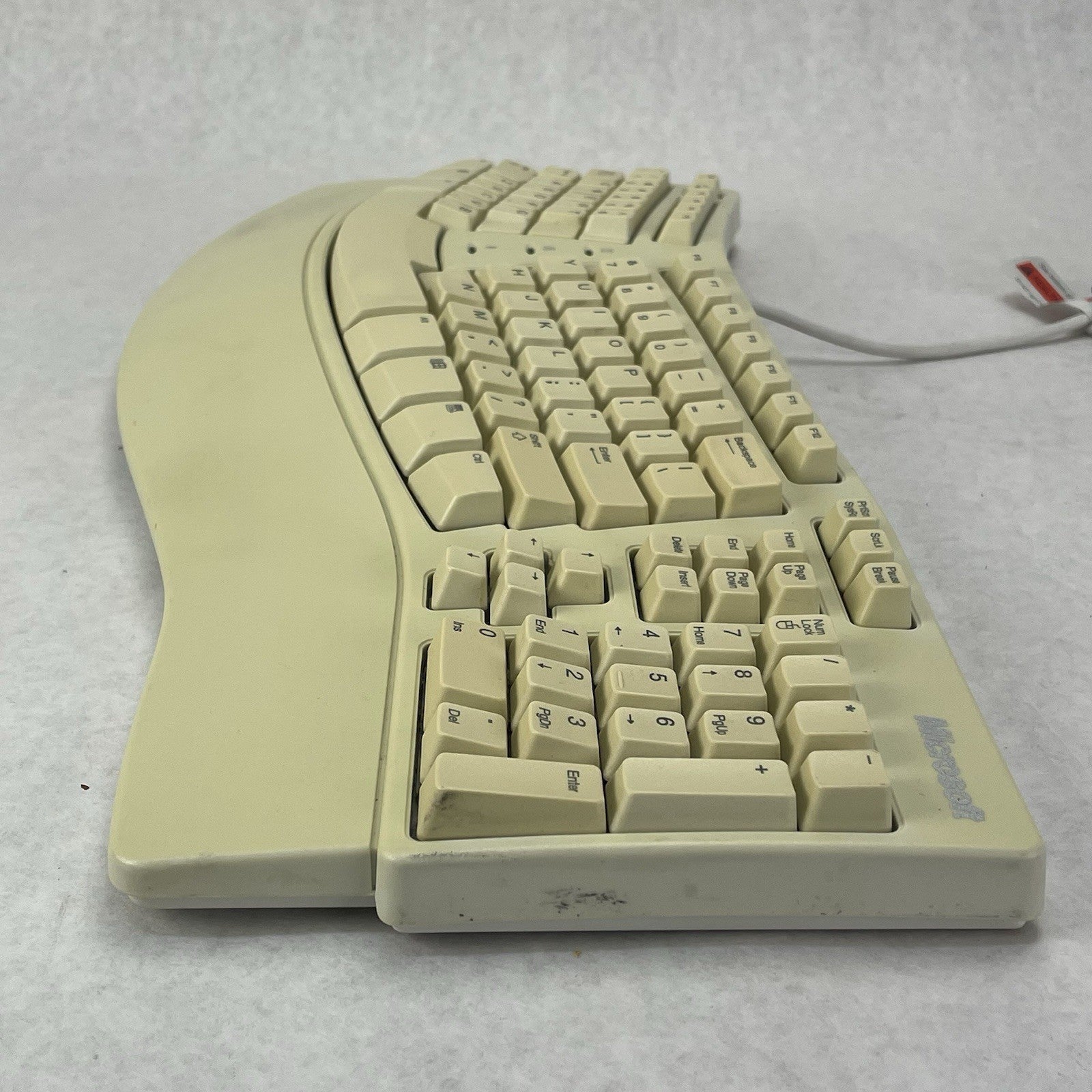 Microsoft X06-19331 Ergonomic Keyboard Tested4