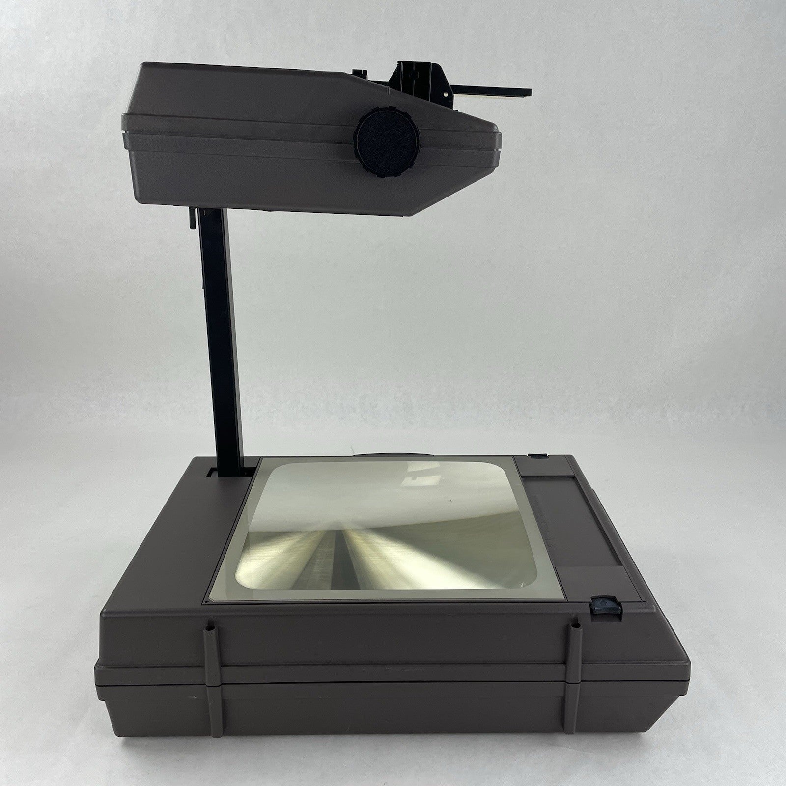 3M 2000AG Overhead Projector For Parts Not Working
