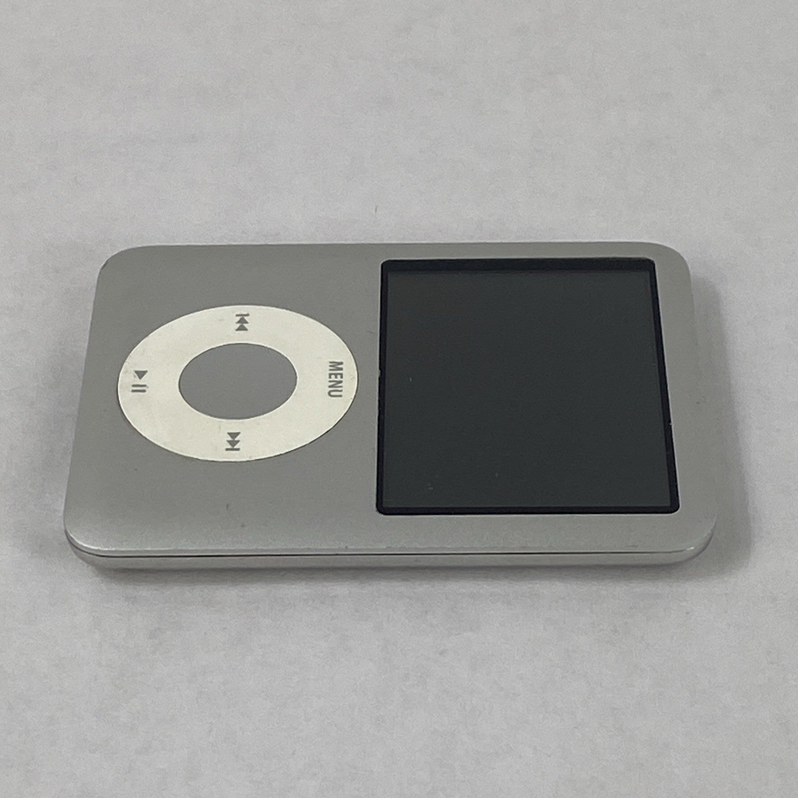 Apple iPod Nano 3rd Gen A1236 8GB Silver v1.1.38