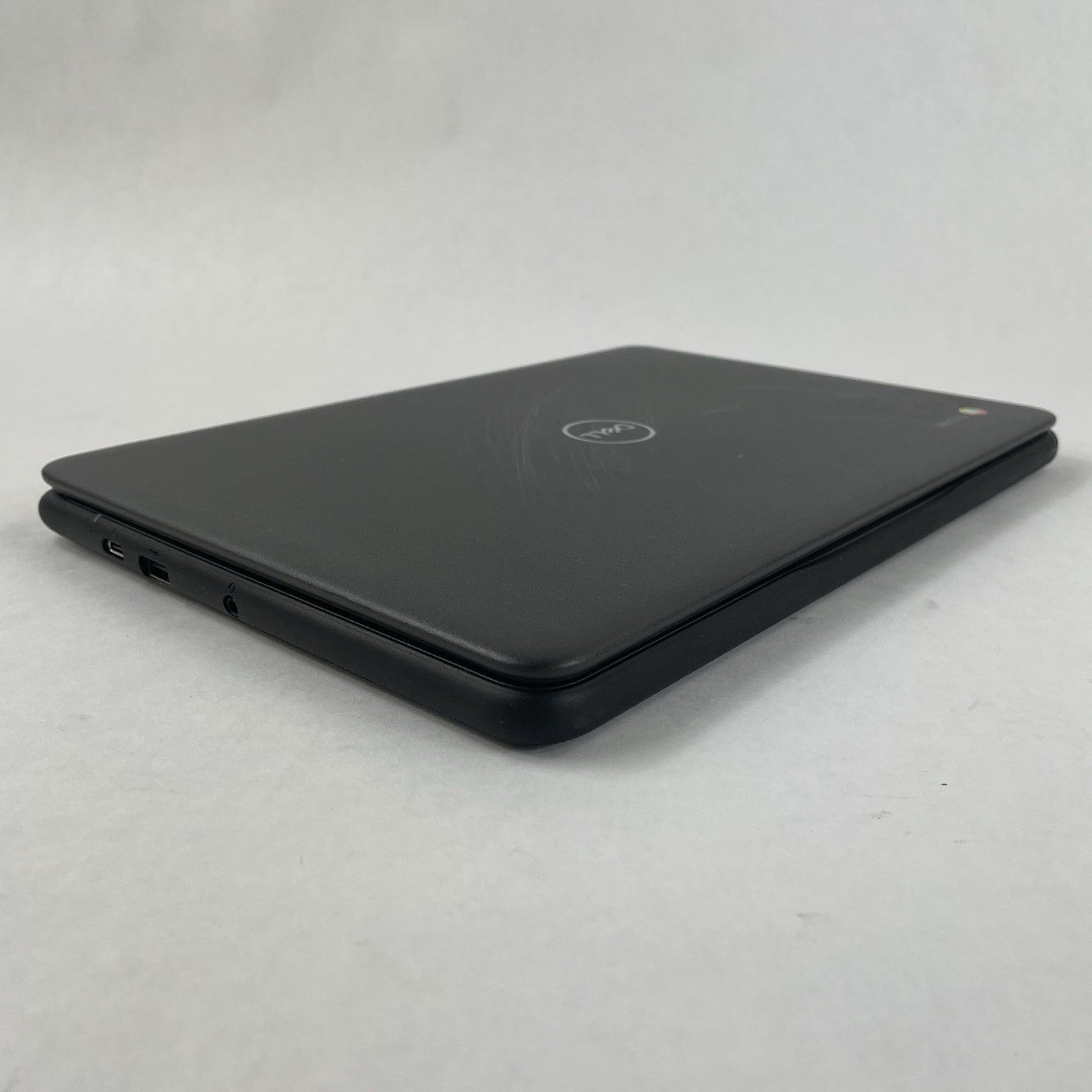 Dell ChromeBook 3100 11.6" Celeron N4020 1.10 GHz 4 GB RAM 16 GB Storage9