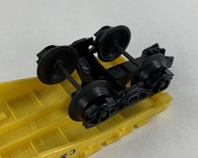 Lionel 9024 Chesapeake & Ohio Railroad Train Flat Skid and N.K.P 9031 Coal Car
