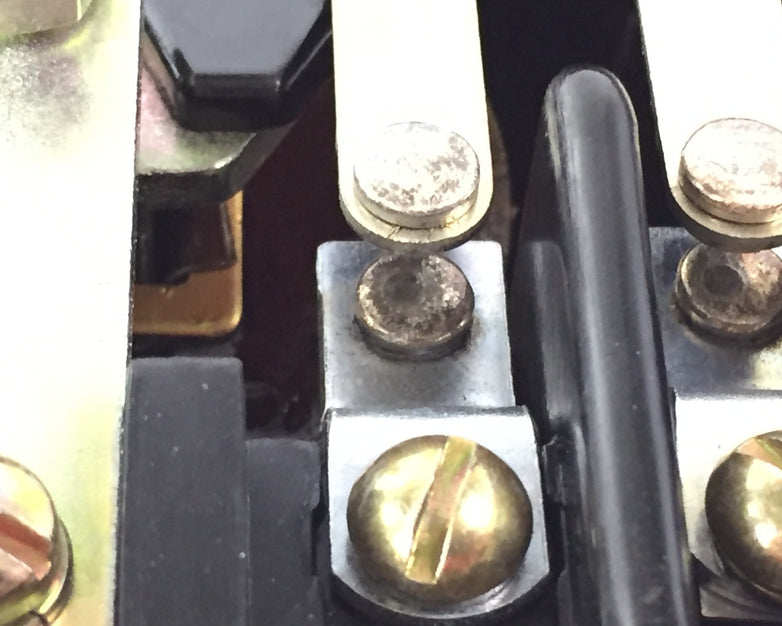 General Electric Relay Model 12HFA151A9H 120 Volt Multicontact CRACKED COVER