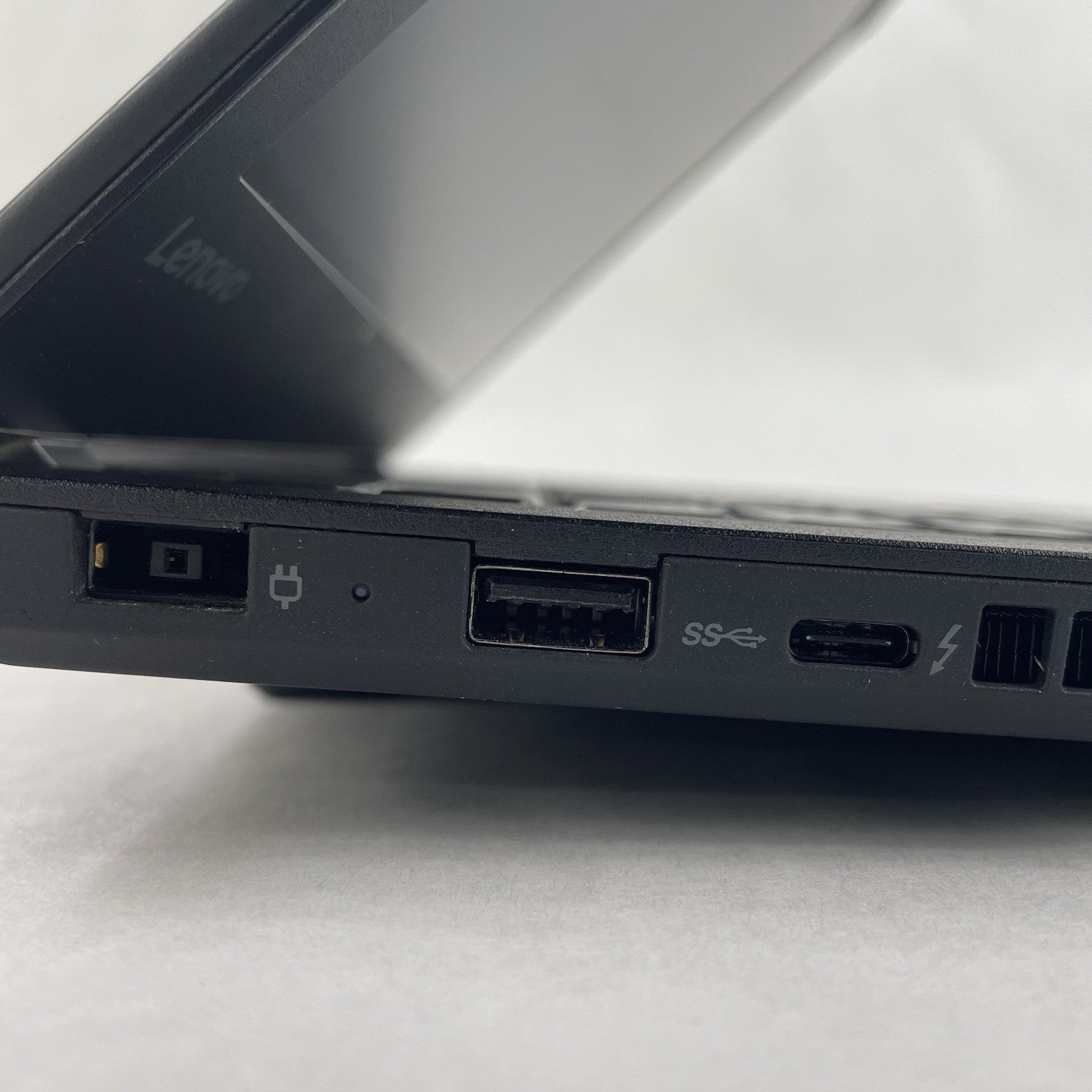 Lenovo ThinkPad T470 14" i5-6300U 2.40 GHz 8 GB RAM No SSD/OS/AC4
