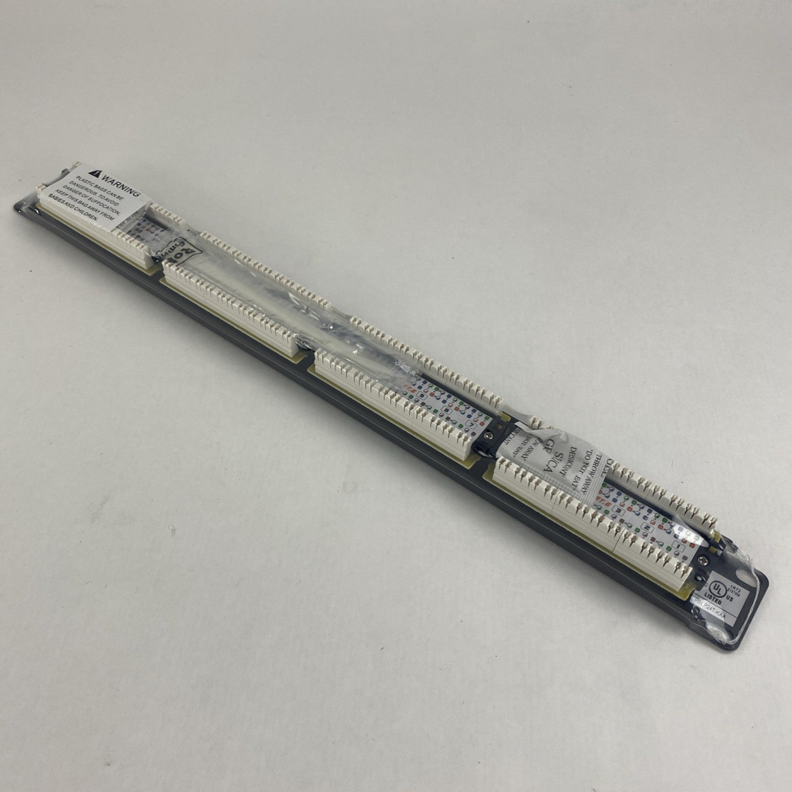 Cable Matters RJ45 110-Type 24-Port Cat 6 1U Patch pannel Open Box Sealed3