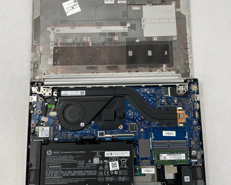 HP Pavilion 15t-eg300 15.6" i7-1355U 3.70 GHz 8 GB RAM No SSD/OS/AC