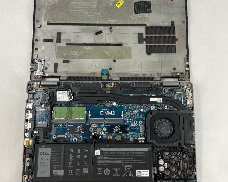 Dell Latitude 5530 15.6" i5-1235U 3.96GHz 8GB RAM No SSD/OS/AC - Scratched Paint