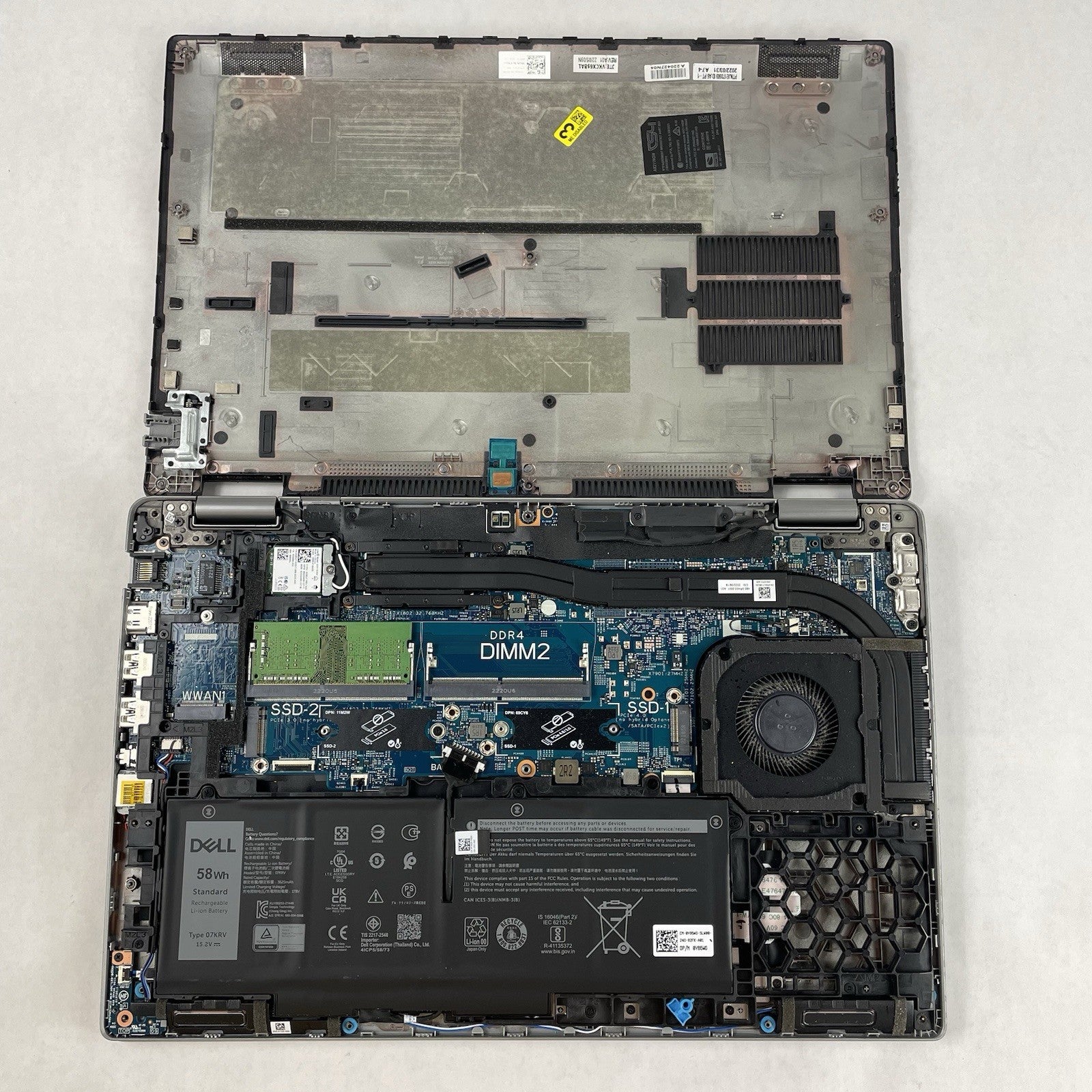 Dell Latitude 5530 15.6" i5-1235U 3.96GHz 8GB RAM No SSD/OS/AC - Scratched Paint15