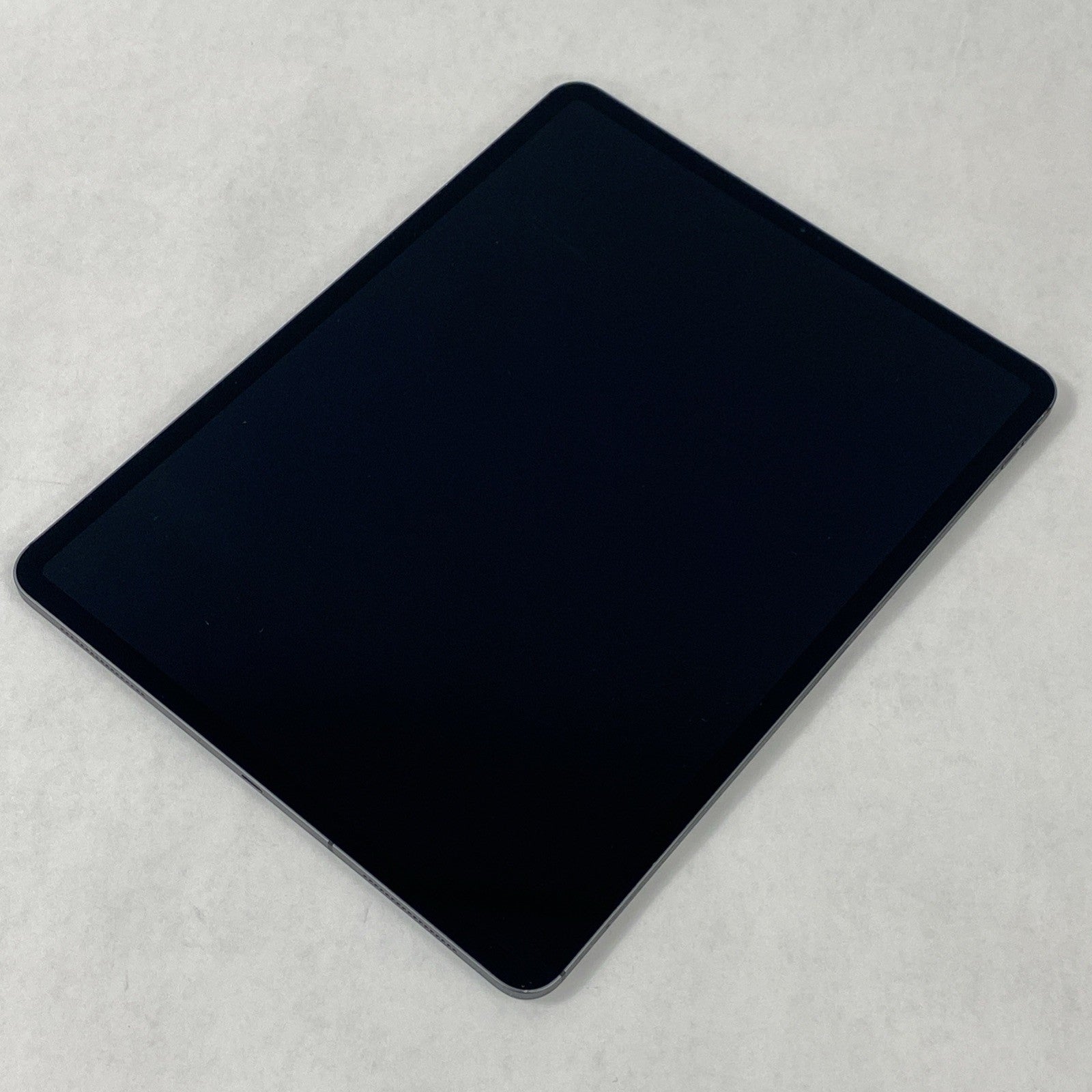 Apple iPad Pro 3rd Gen 12.9" A2014 64 GB Space Gray IOS 26.1