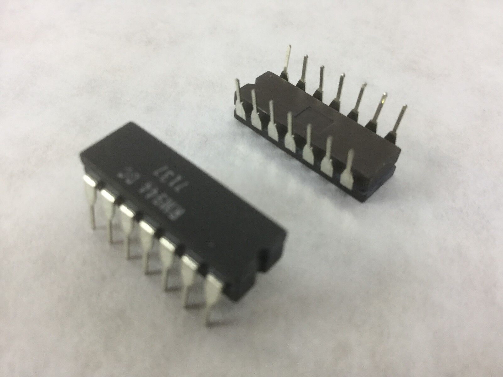 RM944 DC (7137) 14 Pin  Lot of 25  NEW