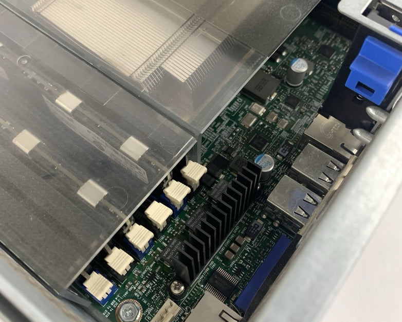 Intel SR2625 Server S5520UR Server 2x Xeon X5650 2.67 GHz 32 GB Ram No OS NO HDD