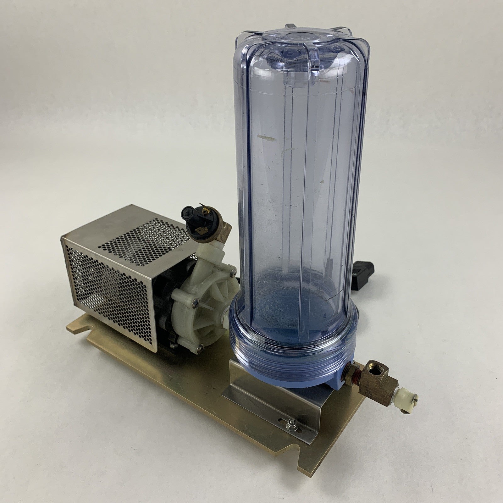 March MFG MDXT Centrifugal Magnetic Pump 1300/1550 RPM 50/60Hz SAE w/ Vessel