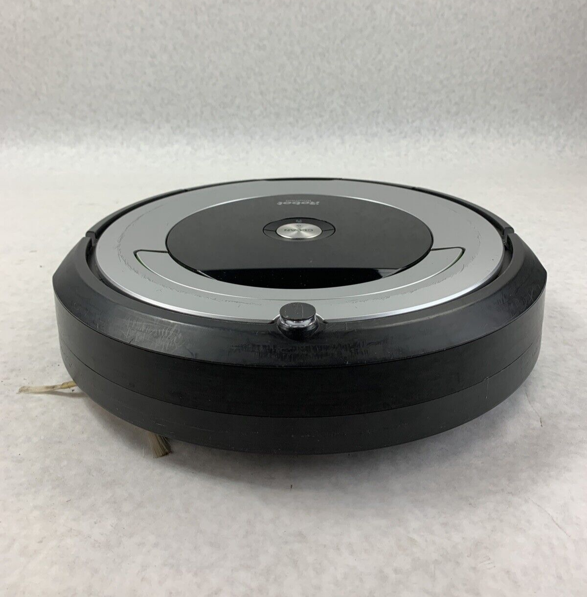iRobot Roomba 690 Self-Charging Wi-Fi Smart Robot Vacuum