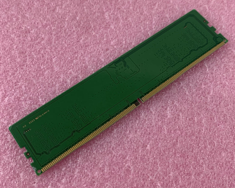 Samsung 8 GB M323R1GB4BB0-CQK0L PC5-38400 DDR5-4800 UDIMM Computer Memory RAM