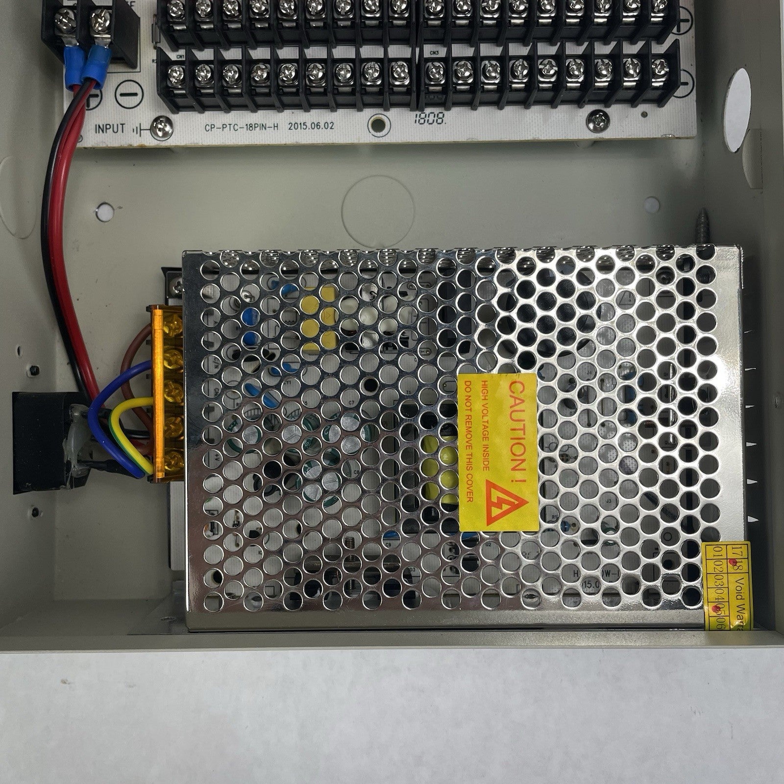 18 Channel Port 12V DC 10 Amp Amper with Power Supply No Keys