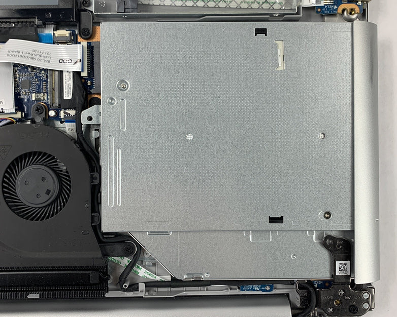 Dell Inspiron P75F Laptop 15.6" i7-8550U 1.8 GHz 12 GB Ram No OS No HDD No AC