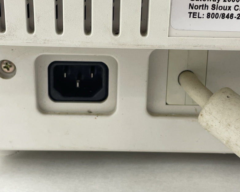 Gateway EV700-7000965 YE0711-01 16 CRT VGA Computer Monitor Tested No Stand