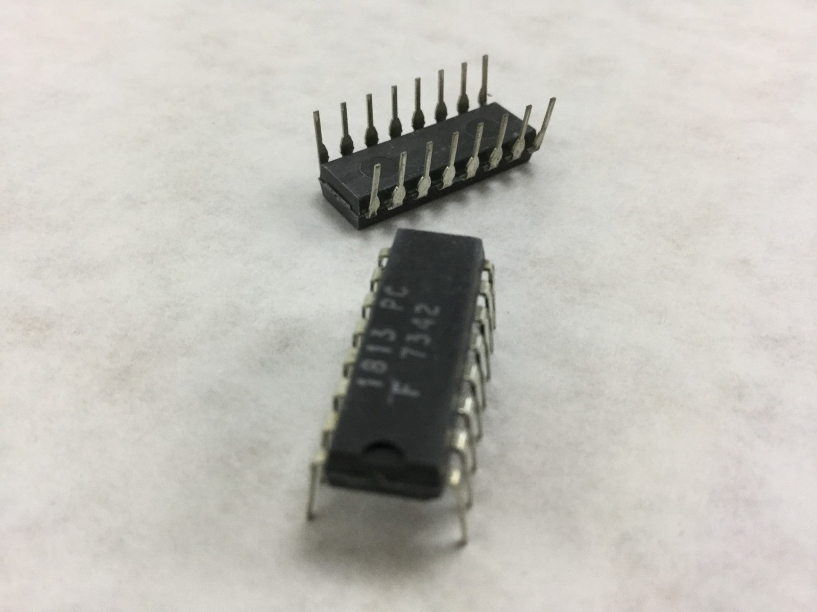 Genuine Fairchild  7342  16 Pin  Lot of 30