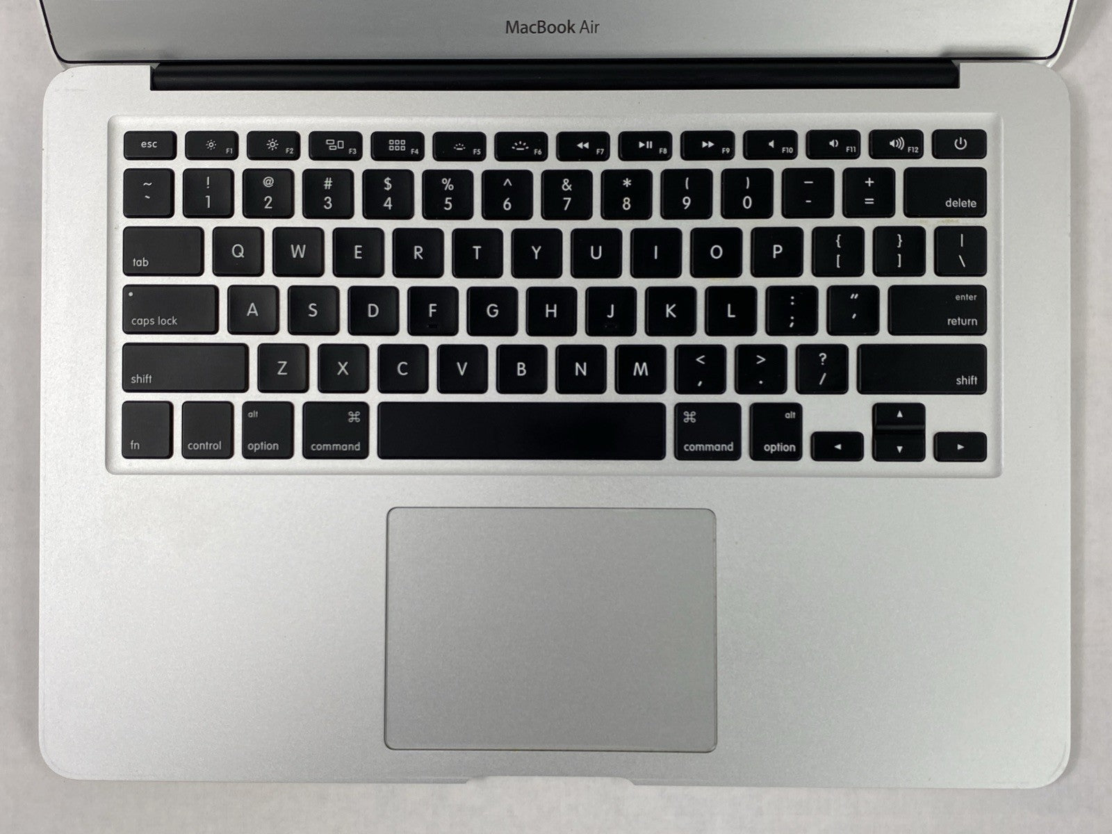 Apple MacBook Air A1466 2015 13" 1.6GHz i5 4GB RAM 256GB SSD os11.7.1 723 Cycles