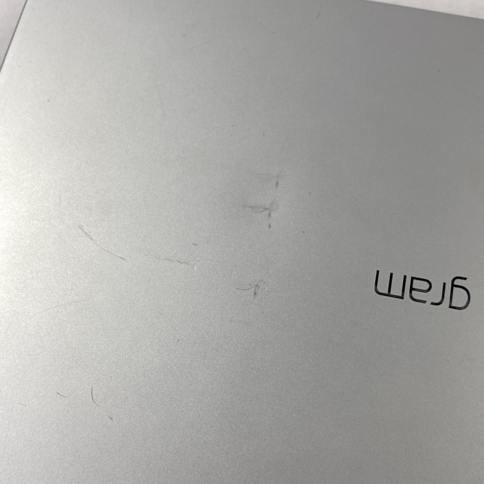 LG Gram 17Z90P-N.APS5U1 Intel Core i7-1165G7 2.8 GHz 16GB RAM 17" No SSD No OS