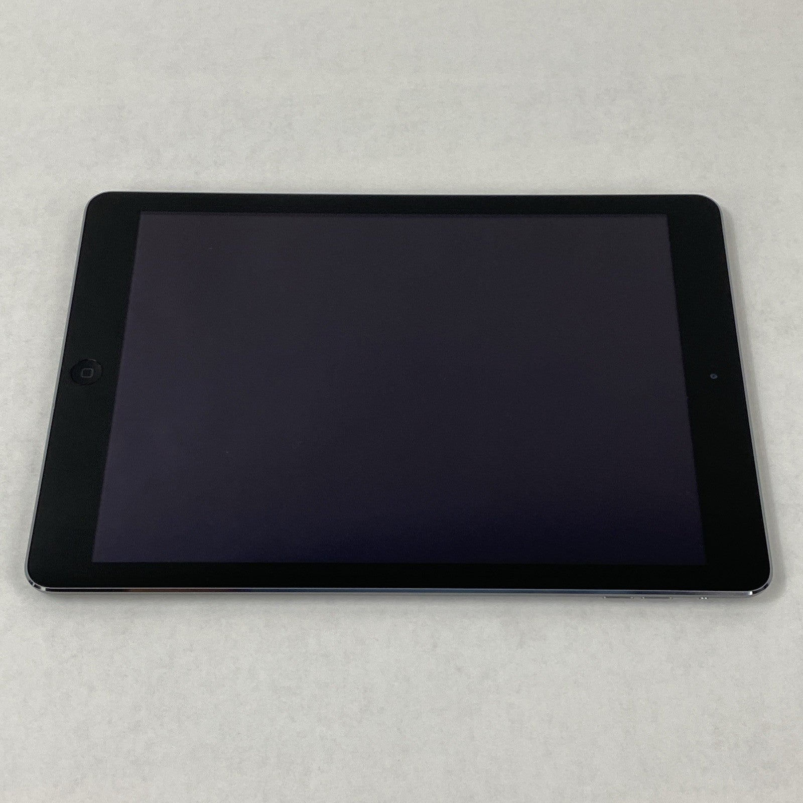 Apple iPad Air 1st Gen A1474 16GB Wi-Fi 9.7" Space Gray IOS 12.5.75