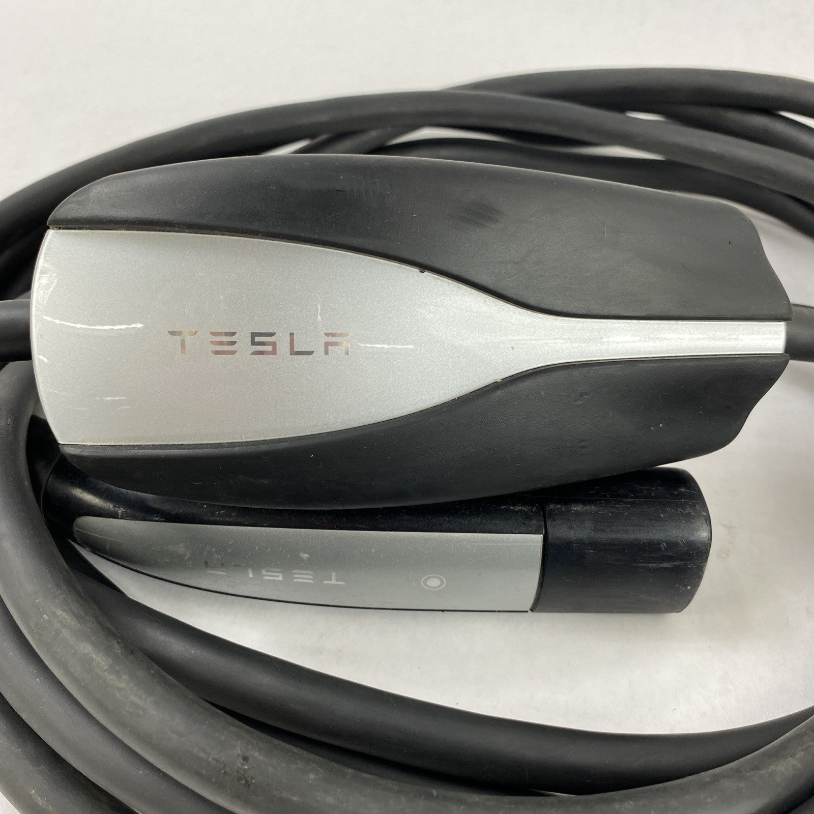 Tesla 1058221-01-F OEM Gen 1 Universal Mobile Connector 100-240V 40A - Untested4