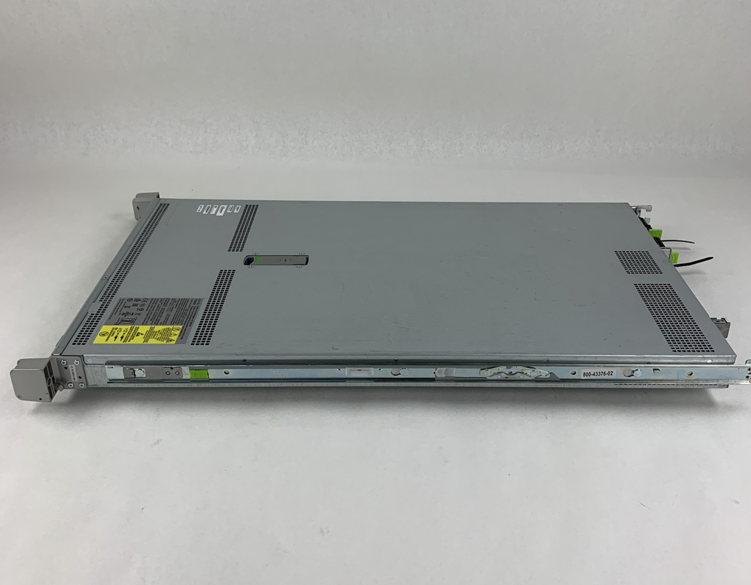 Cisco UCSC-C220-M4S Server 1x Xeon E5-2630 V3 2.4 GHz 32 GB RAM No OS No HDD